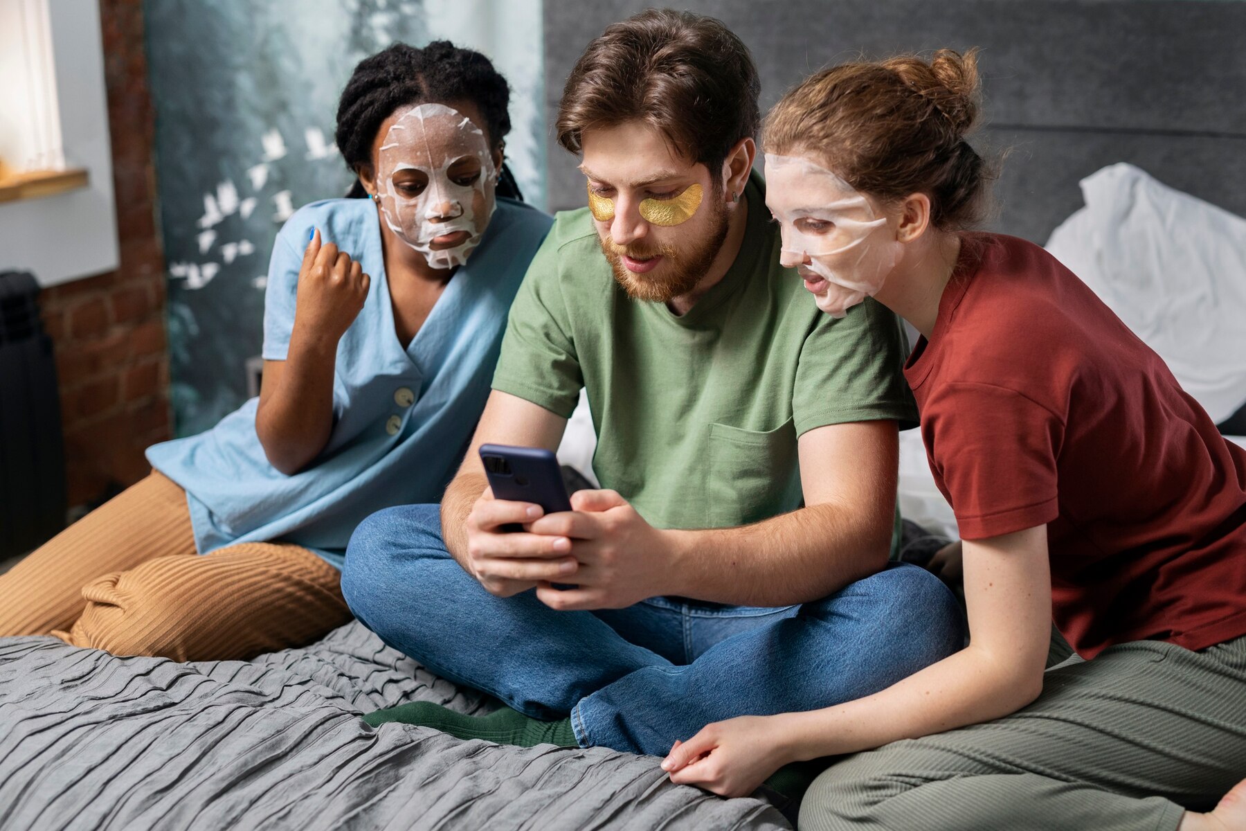 Grindr lawsuit teen assault